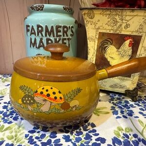 Vintage 1970’s Merry Mushroom Fondue Pot